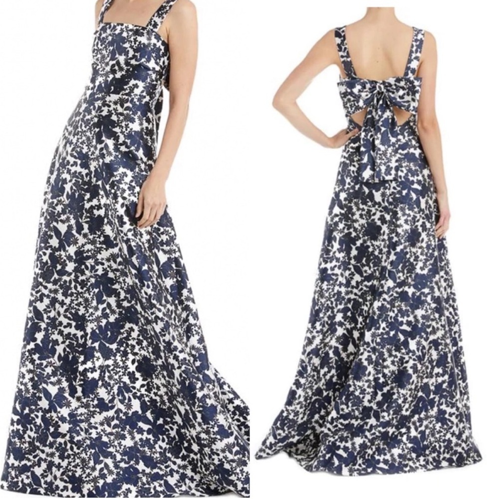 Monique Lhuillier Blue White Floral Gown
Bow Back Formal Size 4